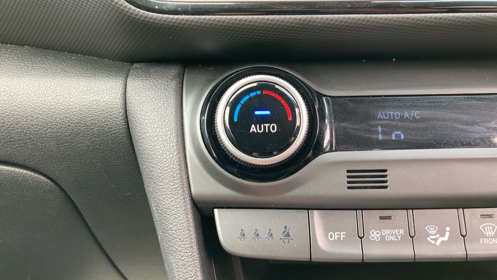 Hyundai KONA 1.6 GDi Hybrid Premium 5dr DCT Hybrid Hatchback - Image 28
