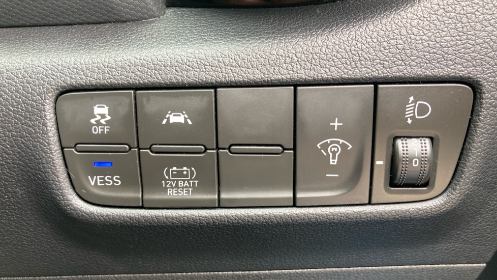 Hyundai KONA 1.6 GDi Hybrid Premium 5dr DCT Hybrid Hatchback - Image 41