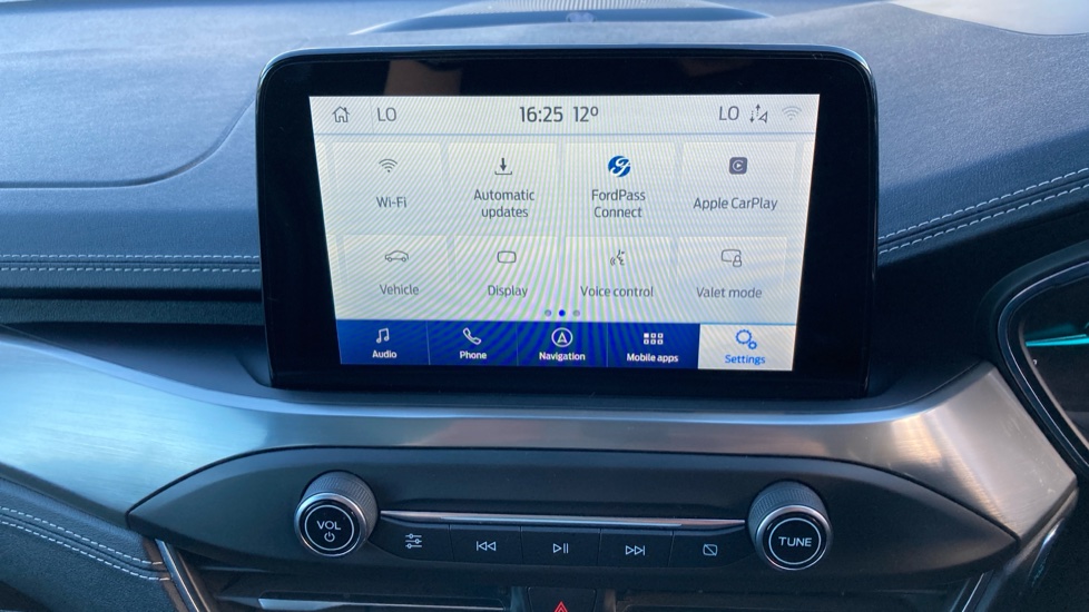 Ford Focus Vignale 1.5 EcoBoost 182 Active X 5dr Auto Petrol Estate - Image 31