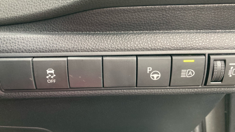 Toyota Corolla 1.8 VVT-i Hybrid Excel 5dr CVT Hybrid Hatchback - Image 44
