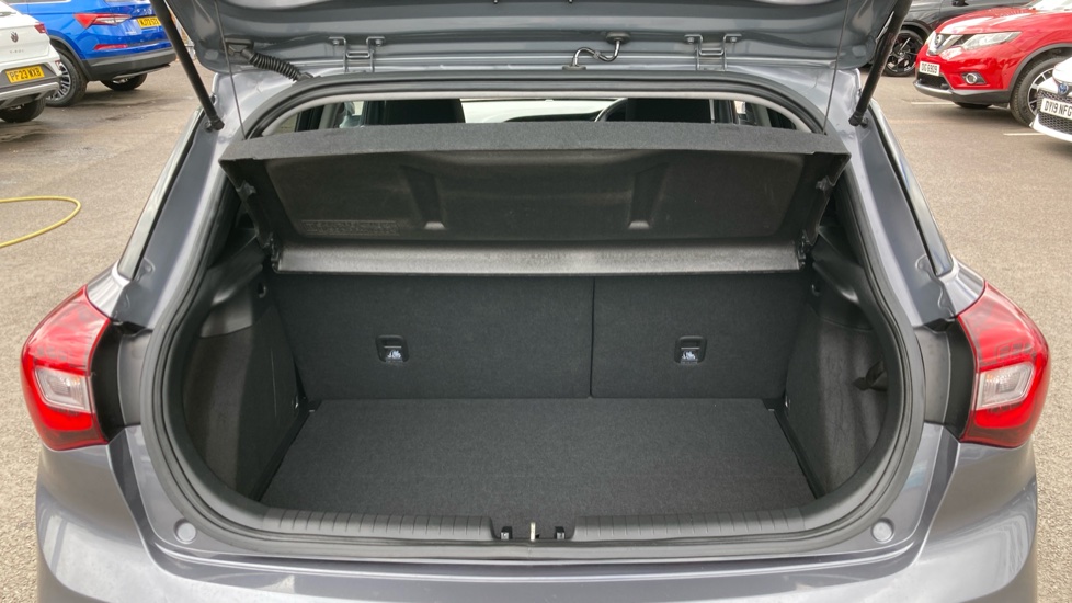 Hyundai i20 1.0 T-GDi Premium Nav 5dr Auto Petrol Hatchback - Image 4