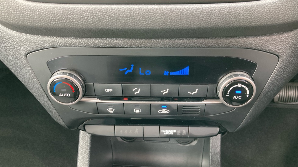 Hyundai i20 1.0 T-GDi Premium Nav 5dr Auto Petrol Hatchback - Image 26