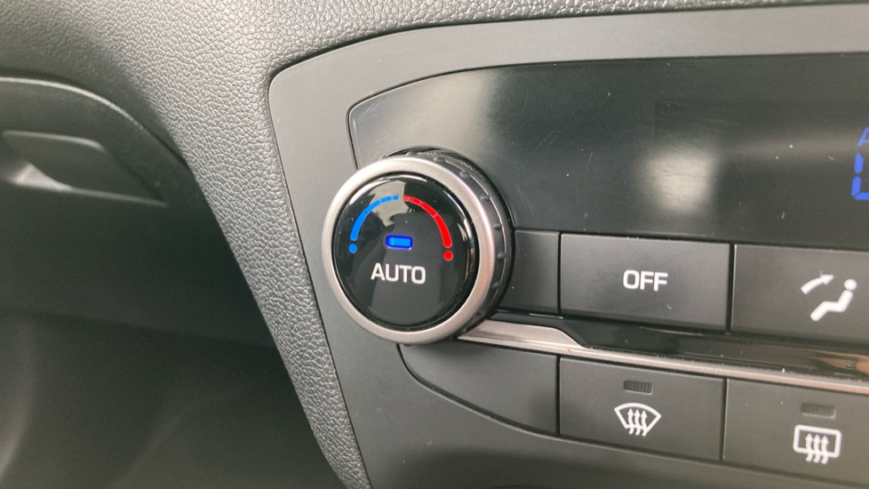 Hyundai i20 1.0 T-GDi Premium Nav 5dr Auto Petrol Hatchback - Image 27