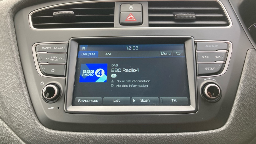 Hyundai i20 1.0 T-GDi Premium Nav 5dr Auto Petrol Hatchback - Image 30