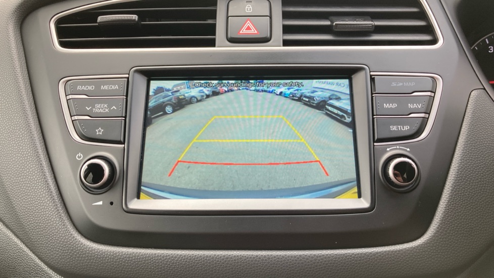 Hyundai i20 1.0 T-GDi Premium Nav 5dr Auto Petrol Hatchback - Image 32
