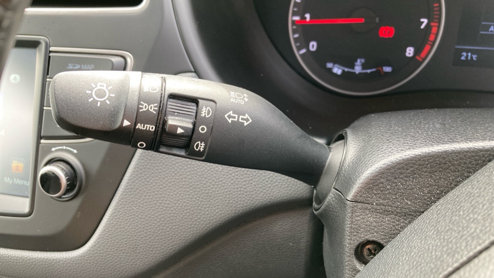 Hyundai i20 1.0 T-GDi Premium Nav 5dr Auto Petrol Hatchback - Image 37