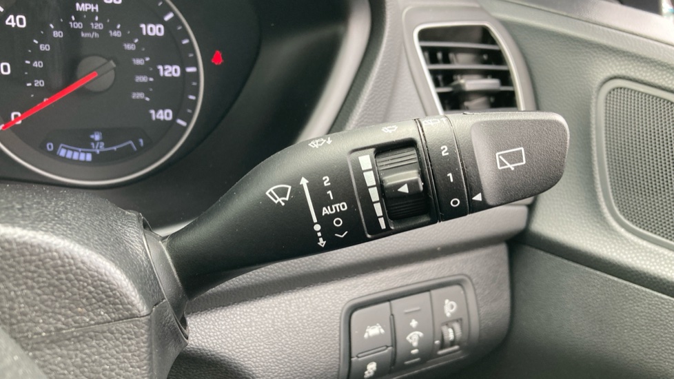 Hyundai i20 1.0 T-GDi Premium Nav 5dr Auto Petrol Hatchback - Image 38