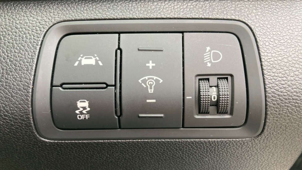 Hyundai i20 1.0 T-GDi Premium Nav 5dr Auto Petrol Hatchback - Image 40