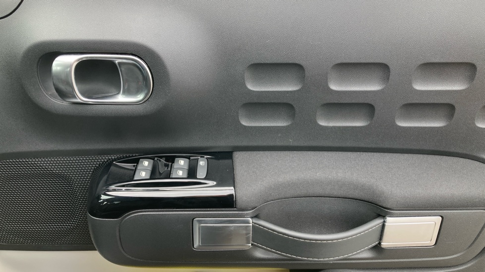 Citroen C3 1.2 PureTech C-Series Edition 5dr Petrol Hatchback - Image 22
