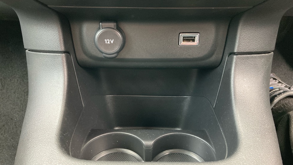 Citroen C3 1.2 PureTech C-Series Edition 5dr Petrol Hatchback - Image 24
