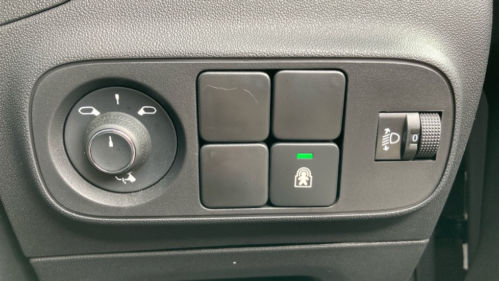 Citroen C3 1.2 PureTech C-Series Edition 5dr Petrol Hatchback - Image 39