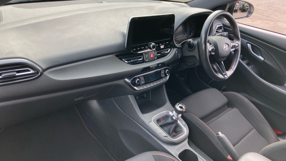 Hyundai i30 1.5T GDi N Line 5dr Petrol Hatchback - Image 9
