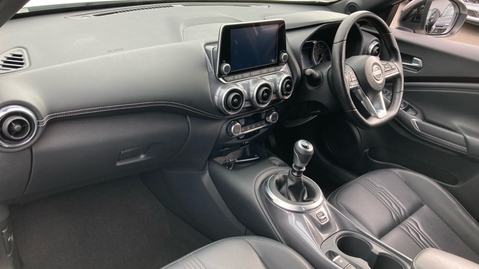 Nissan Juke 1.0 DiG-T 114 Tekna 5dr Petrol Hatchback - Image 9
