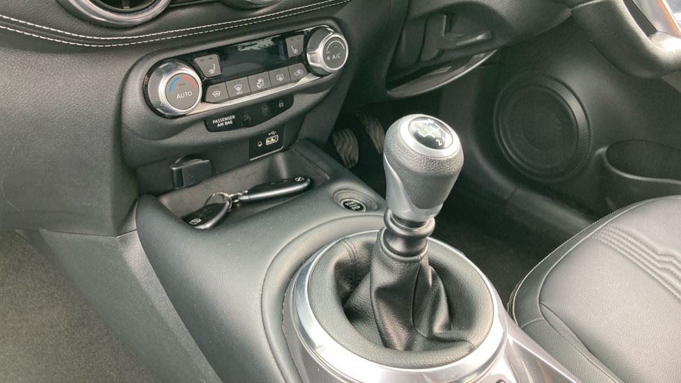Nissan Juke 1.0 DiG-T 114 Tekna 5dr Petrol Hatchback - Image 13