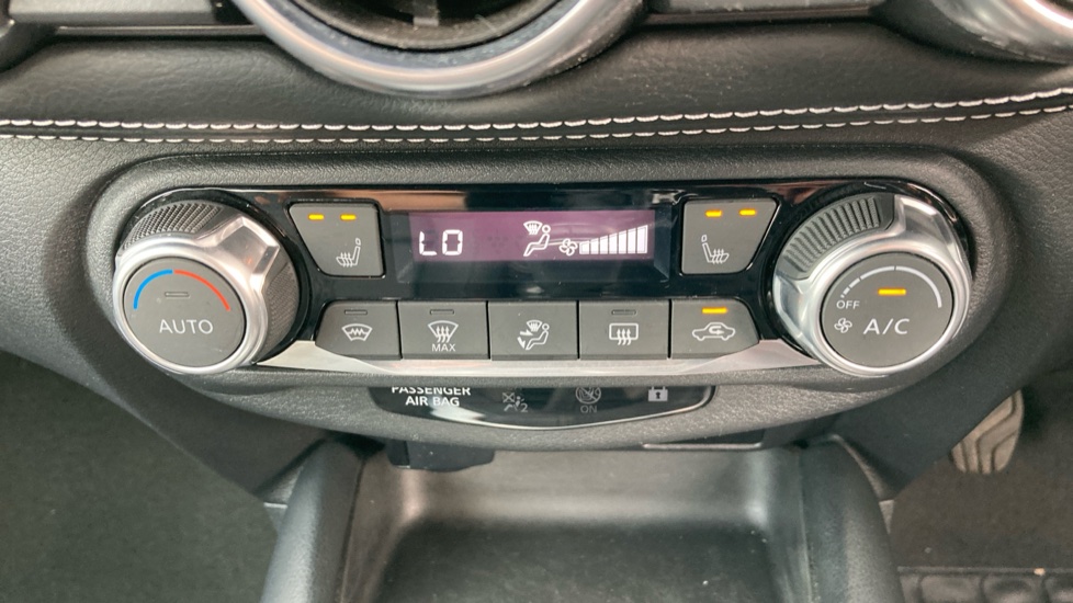 Nissan Juke 1.0 DiG-T 114 Tekna 5dr Petrol Hatchback - Image 29