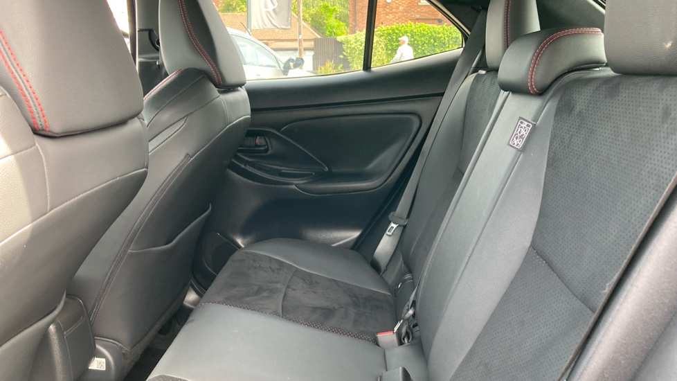 Toyota Yaris Cross 1.5 Hybrid GR Sport 5dr CVT Hybrid Estate - Image 16