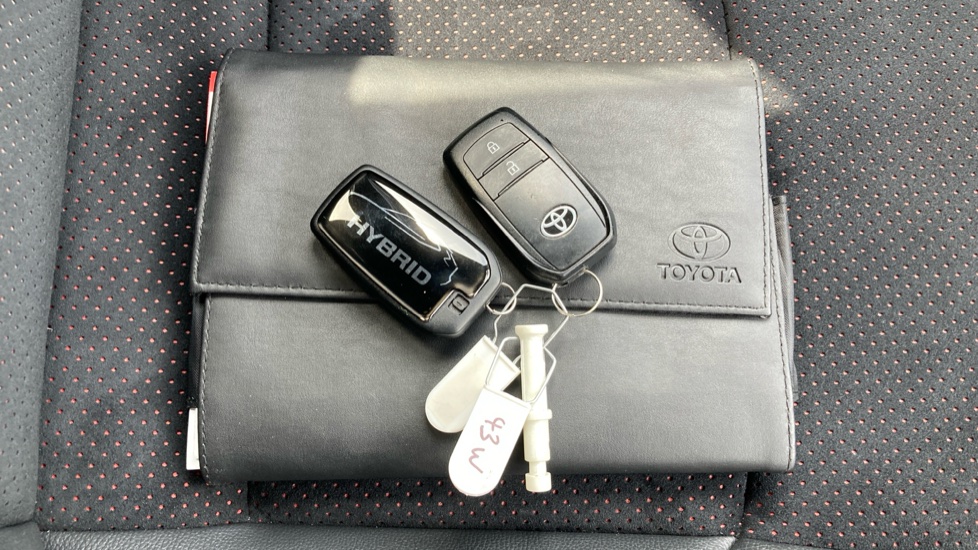Toyota Yaris Cross 1.5 Hybrid GR Sport 5dr CVT Hybrid Estate - Image 19
