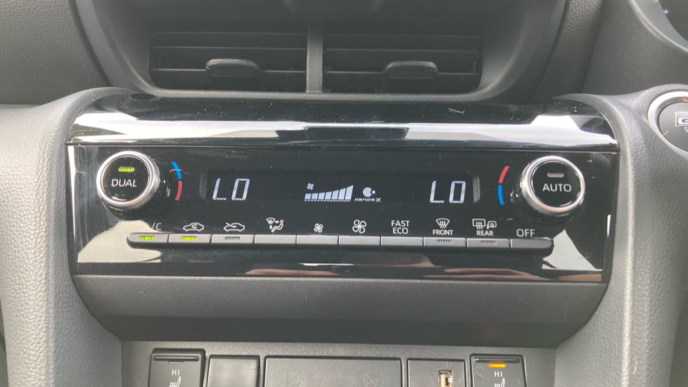 Toyota Yaris Cross 1.5 Hybrid GR Sport 5dr CVT Hybrid Estate - Image 26