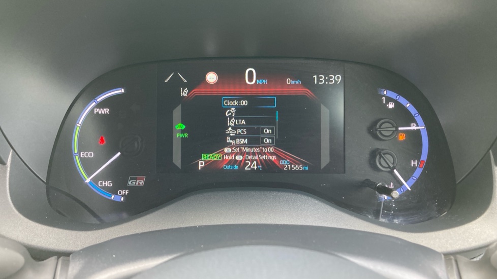 Toyota Yaris Cross 1.5 Hybrid GR Sport 5dr CVT Hybrid Estate - Image 37