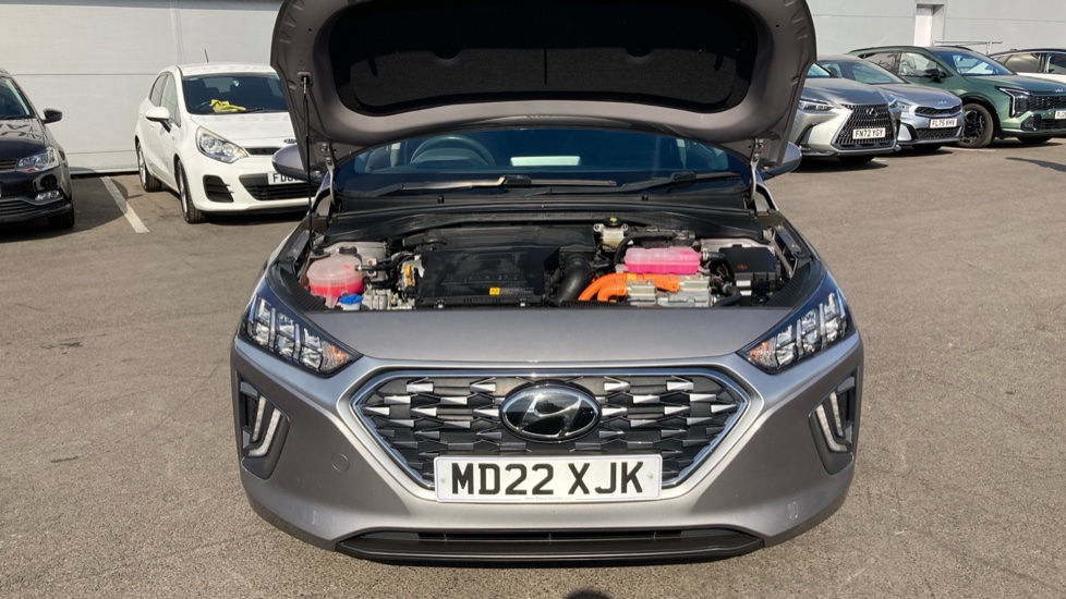 Hyundai IONIQ 1.6 GDi Plug-in Hybrid Premium 5dr DCT Hatchback - Image 8