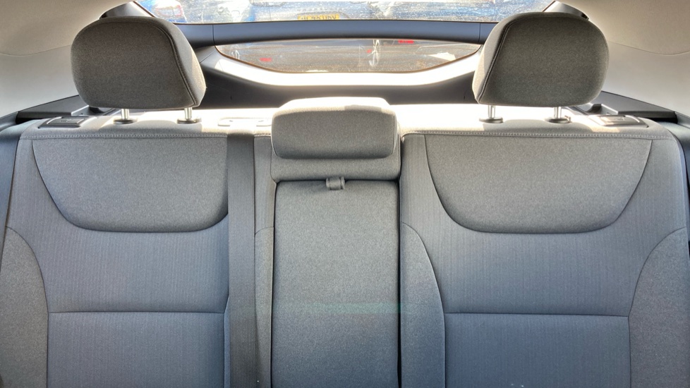 Hyundai IONIQ 1.6 GDi Plug-in Hybrid Premium 5dr DCT Hatchback - Image 15