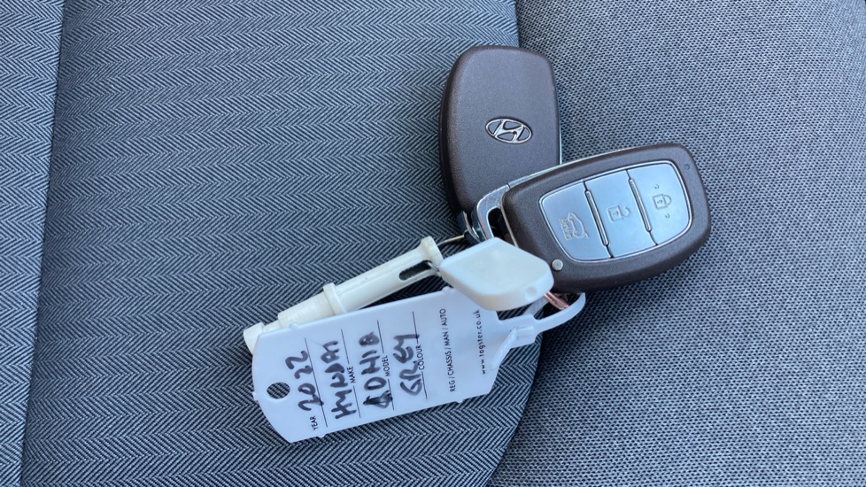 Hyundai IONIQ 1.6 GDi Plug-in Hybrid Premium 5dr DCT Hatchback - Image 20