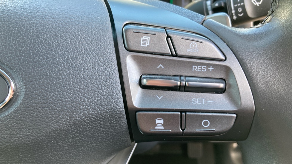 Hyundai IONIQ 1.6 GDi Plug-in Hybrid Premium 5dr DCT Hatchback - Image 37