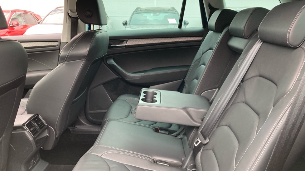 Skoda Kodiaq 2.0 TDI SE L Executive 5dr DSG [7 Seat] Diesel Estate - Image 16