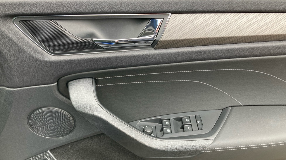 Skoda Kodiaq 2.0 TDI SE L Executive 5dr DSG [7 Seat] Diesel Estate - Image 23