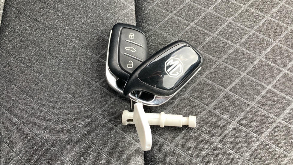 MG ZS 1.5 Hybrid+ SE 5dr Auto Hybrid Hatchback - Image 20