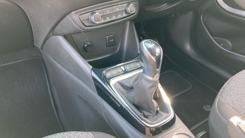 Vauxhall Crossland 1.2 Design 5dr Petrol Hatchback - Image 13