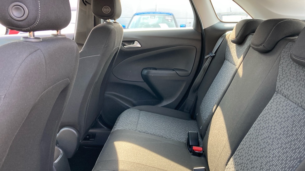 Vauxhall Crossland 1.2 Design 5dr Petrol Hatchback - Image 16