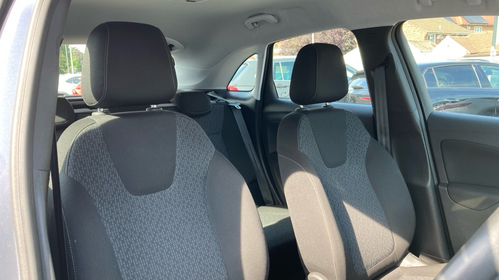 Vauxhall Crossland 1.2 Design 5dr Petrol Hatchback - Image 21