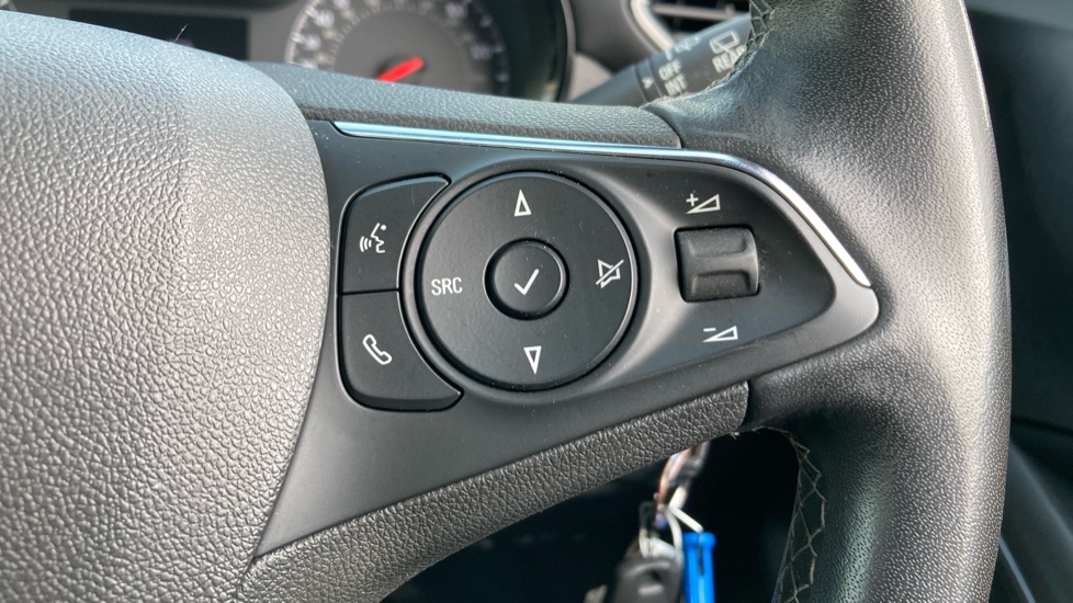 Vauxhall Crossland 1.2 Design 5dr Petrol Hatchback - Image 32