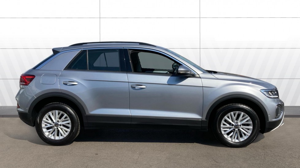 Volkswagen T-Roc 1.5 TSI Life 5dr Petrol Hatchback - Image 5