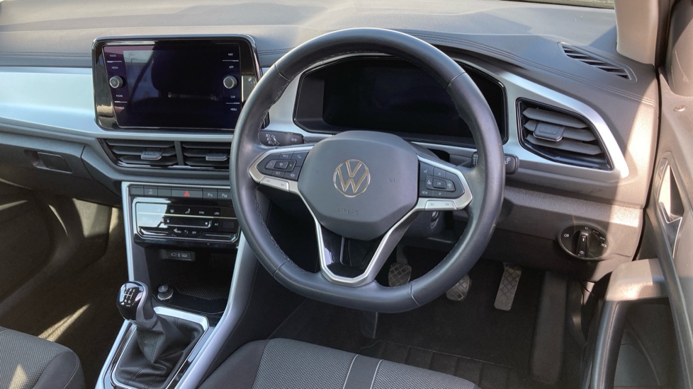 Volkswagen T-Roc 1.5 TSI Life 5dr Petrol Hatchback - Image 11