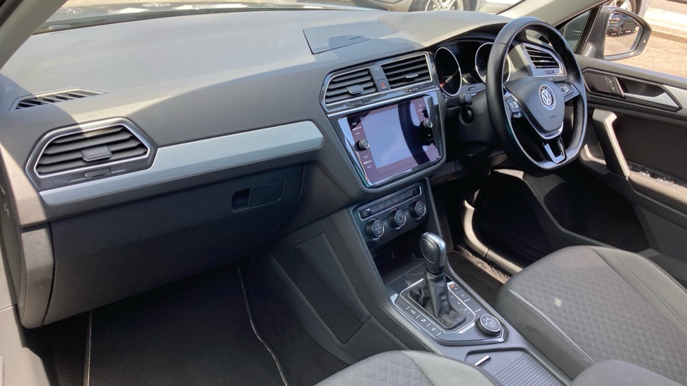 Volkswagen Tiguan 2.0 TDi 150 4Motion Match 5dr DSG Diesel Estate - Image 9