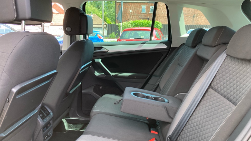 Volkswagen Tiguan 2.0 TDi 150 4Motion Match 5dr DSG Diesel Estate - Image 16