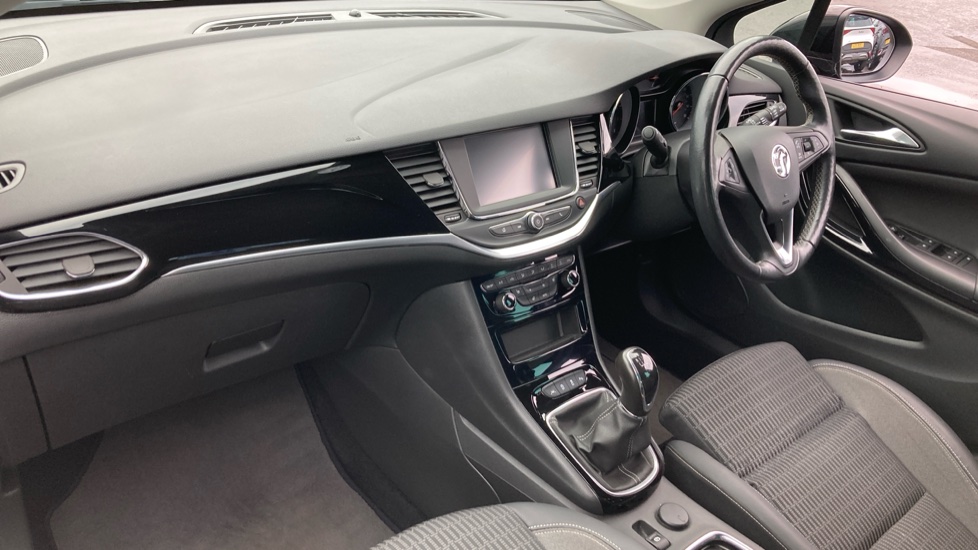 Vauxhall Astra 1.2 Turbo 145 Griffin Edition 5dr Petrol Hatchback - Image 9