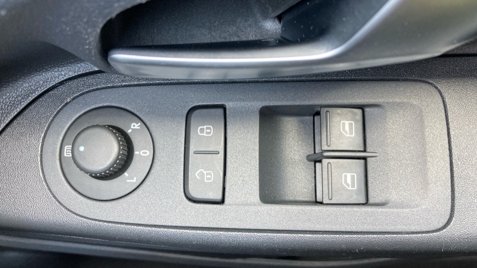 SEAT Mii 61kW One 36.8kWh 5dr Auto Electric Hatchback - Image 23