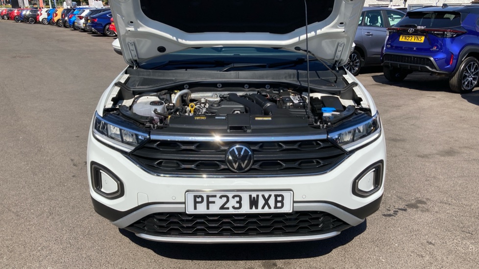 Volkswagen T-Roc 1.5 TSI Life 5dr Petrol Hatchback - Image 8