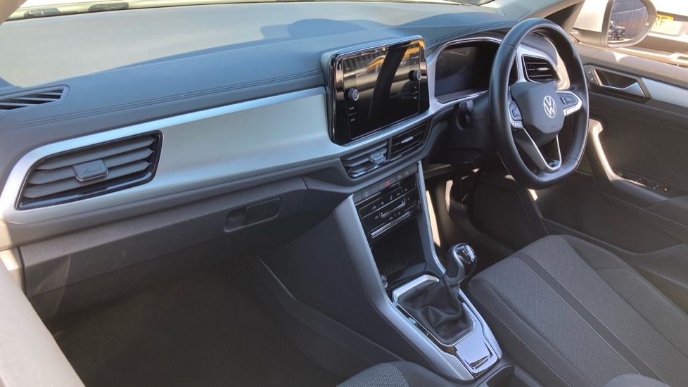 Volkswagen T-Roc 1.5 TSI Life 5dr Petrol Hatchback - Image 9