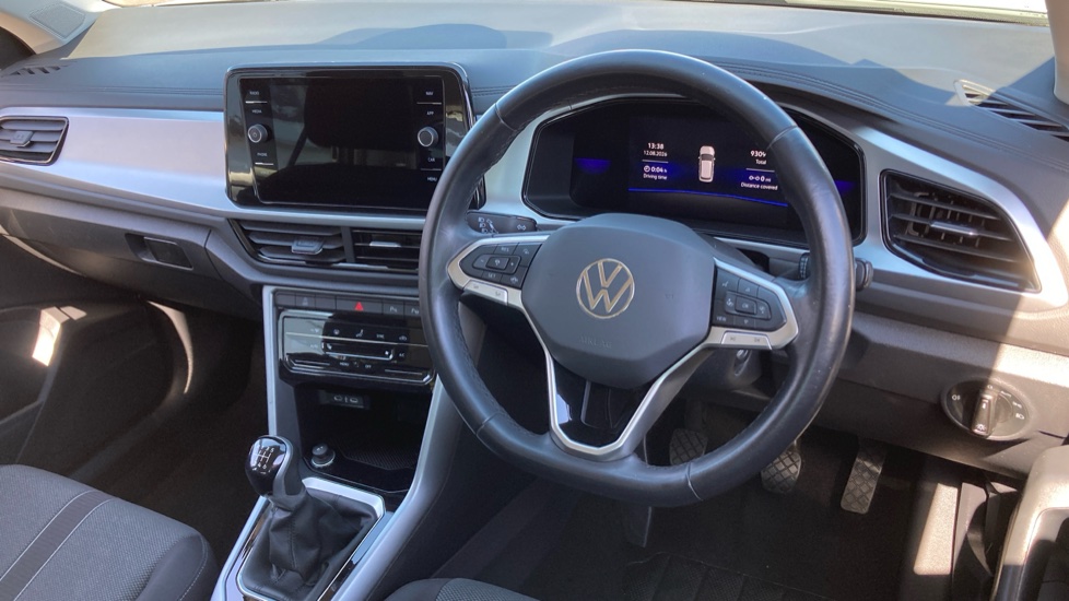 Volkswagen T-Roc 1.5 TSI Life 5dr Petrol Hatchback - Image 11