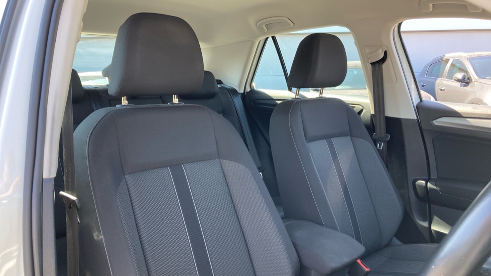 Volkswagen T-Roc 1.5 TSI Life 5dr Petrol Hatchback - Image 21