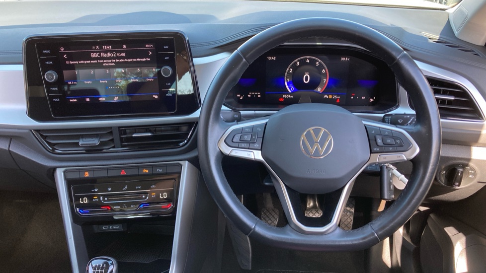 Volkswagen T-Roc 1.5 TSI Life 5dr Petrol Hatchback - Image 36