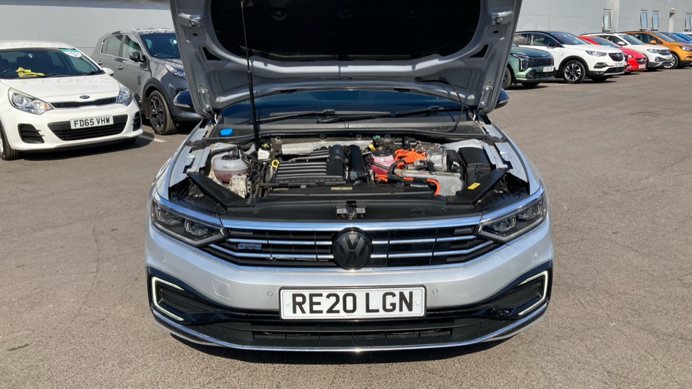 Volkswagen Passat 1.4 TSI PHEV GTE Advance 4dr DSG Saloon - Image 8