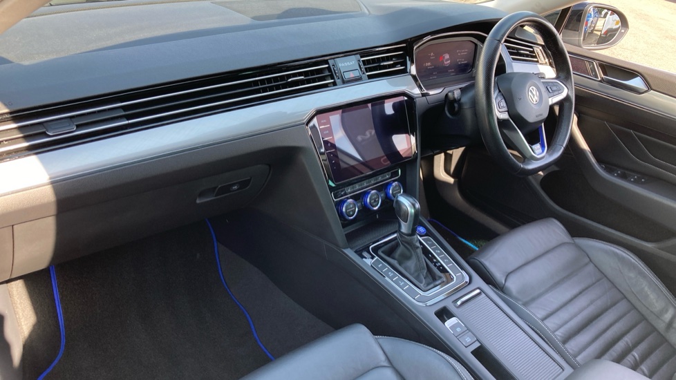 Volkswagen Passat 1.4 TSI PHEV GTE Advance 4dr DSG Saloon - Image 9