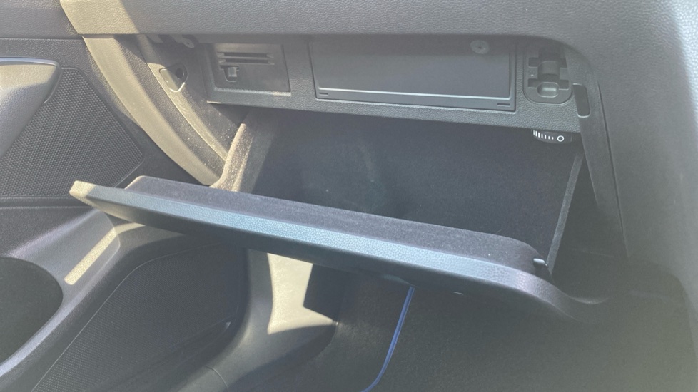 Volkswagen Passat 1.4 TSI PHEV GTE Advance 4dr DSG Saloon - Image 19