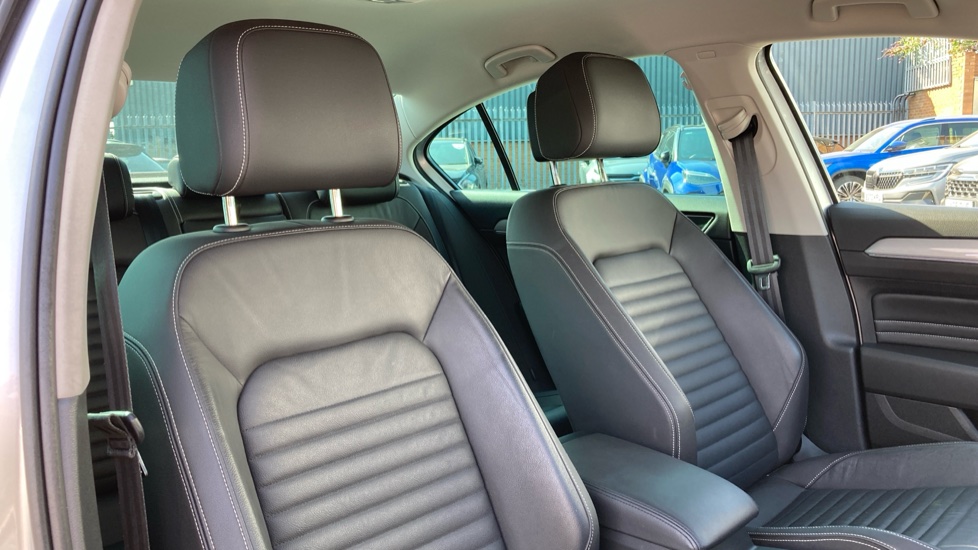 Volkswagen Passat 1.4 TSI PHEV GTE Advance 4dr DSG Saloon - Image 21