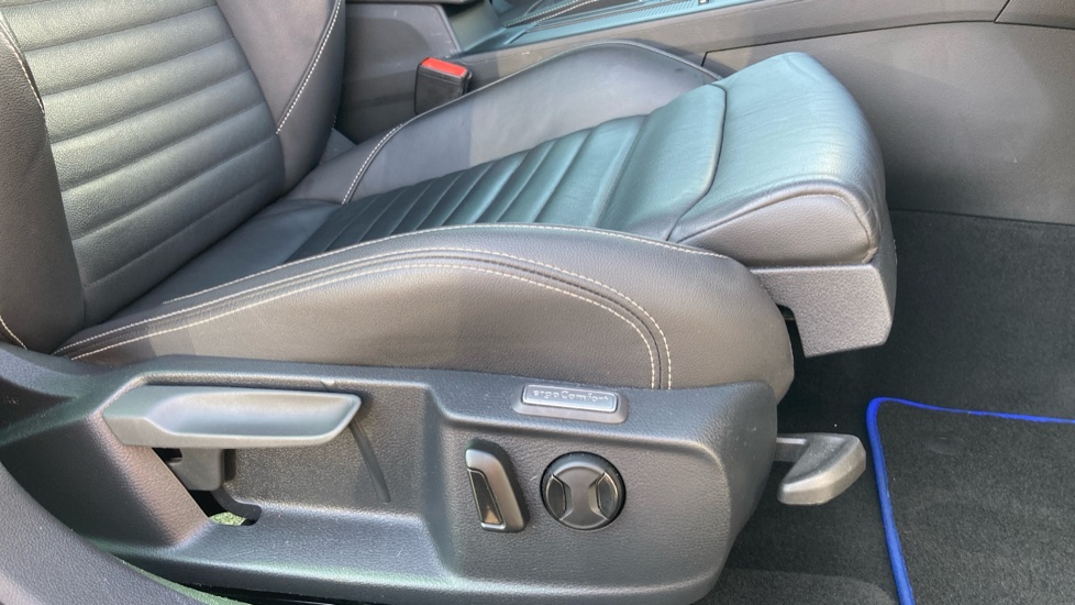Volkswagen Passat 1.4 TSI PHEV GTE Advance 4dr DSG Saloon - Image 22